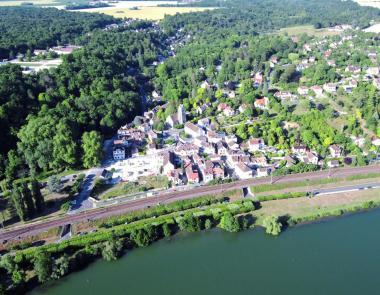 Fontaine-le-Port